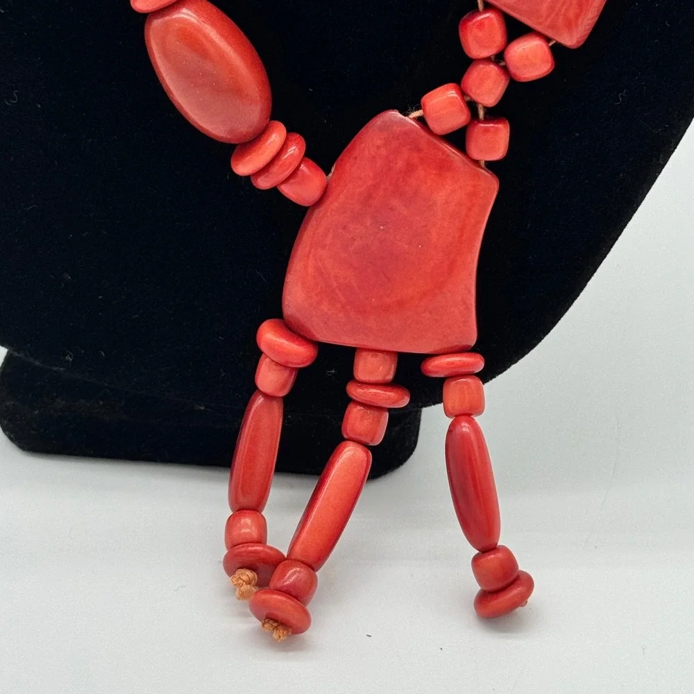 Vtg 1980s Chunky Red Asymmetrical Statement Necklace Artsy Resin Fringe 16